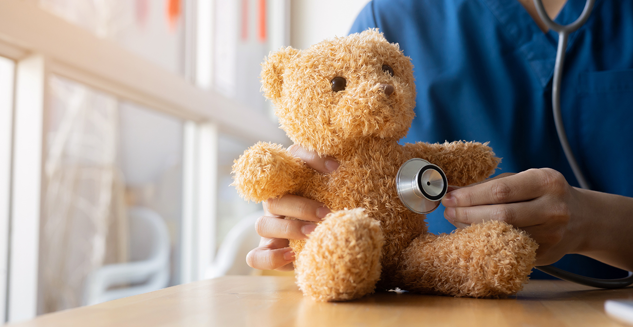 Kindermedizin in Dachau Teddybär mit Stetoskop